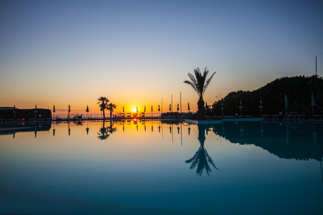 Suvaki Resort Madonna Delle Grazie Bagian luar foto